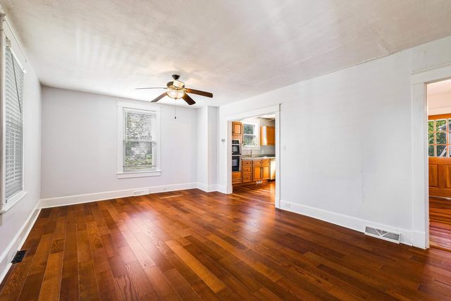 72 LIBERTY ST, Weyers Cave, VA 24486