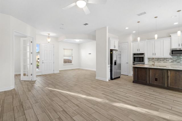 324 N Shadowwood Dr, St Augustine, FL 32086