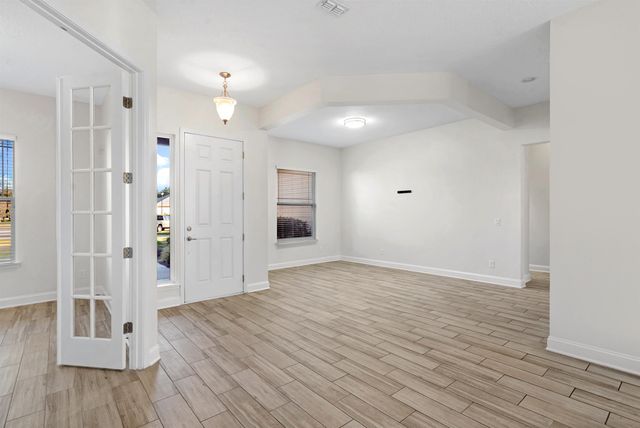 324 N Shadowwood Dr, St Augustine, FL 32086