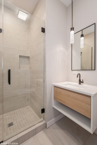 4806 N Magnolia Avenue 304, Chicago, IL 60640