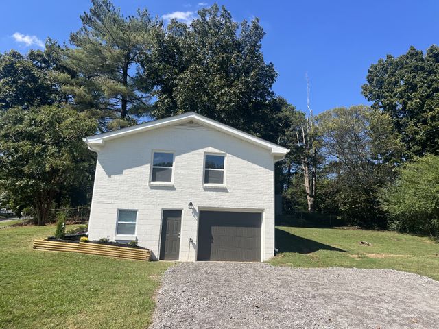 1447 McCan Dr, Clarksville, TN 37043