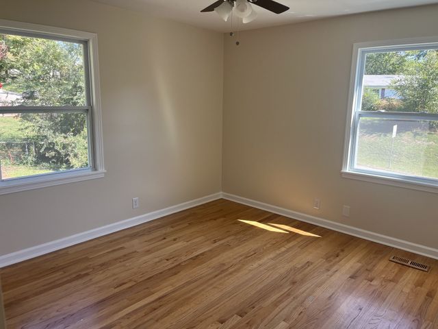1447 McCan Dr, Clarksville, TN 37043