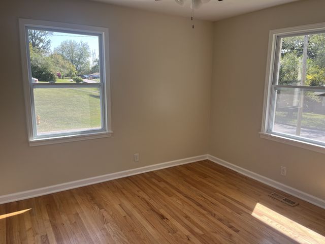 1447 McCan Dr, Clarksville, TN 37043