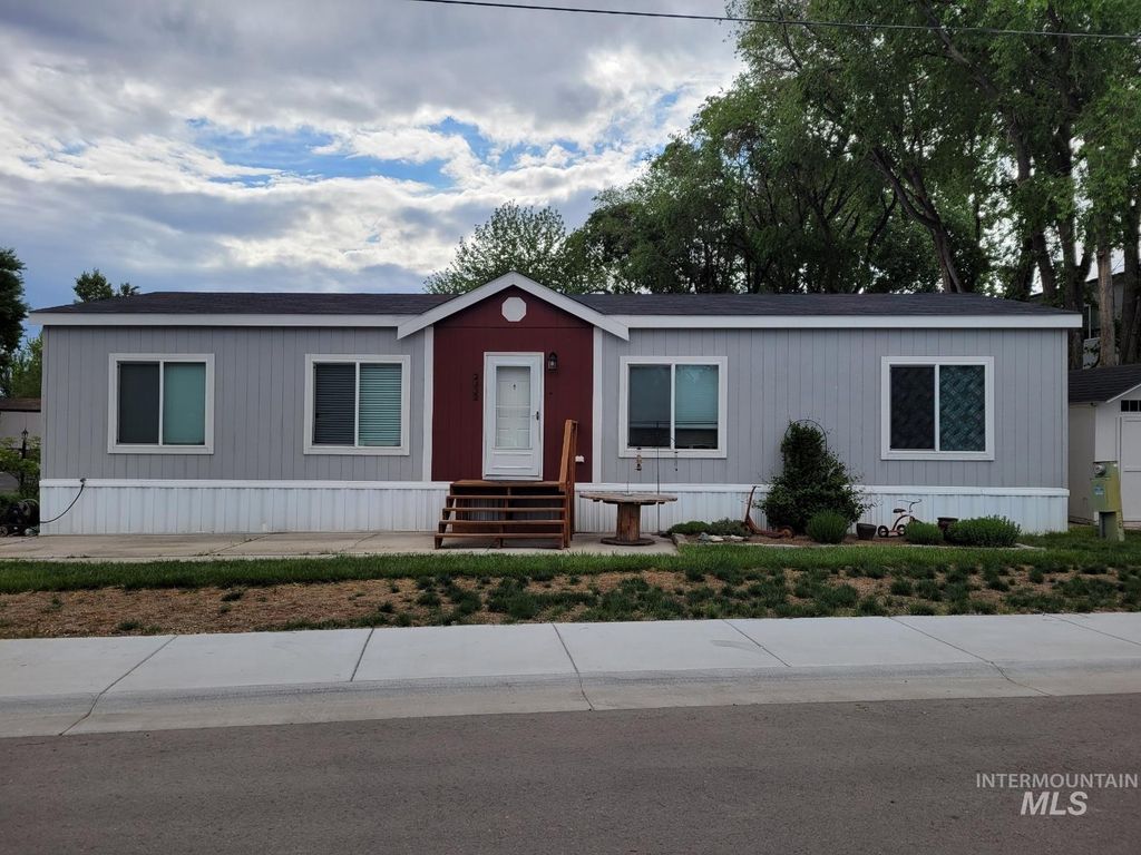 2332 S Naclerio Lane, Boise, ID 83705 photo 1