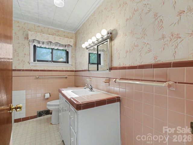1006 S Main Street, Landis, NC 28088