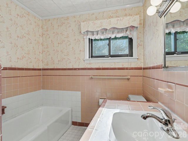1006 S Main Street, Landis, NC 28088