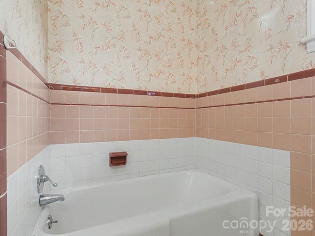 1006 S Main Street, Landis, NC 28088