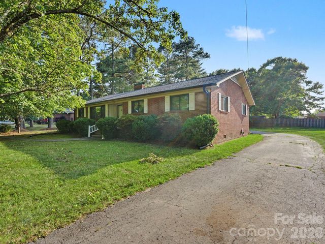 1006 S Main Street, Landis, NC 28088