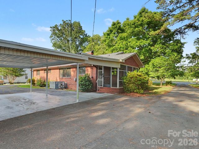 1006 S Main Street, Landis, NC 28088