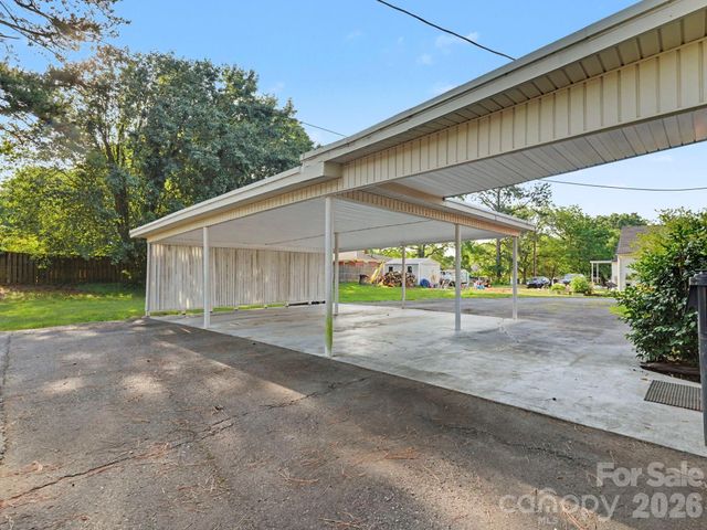 1006 S Main Street, Landis, NC 28088