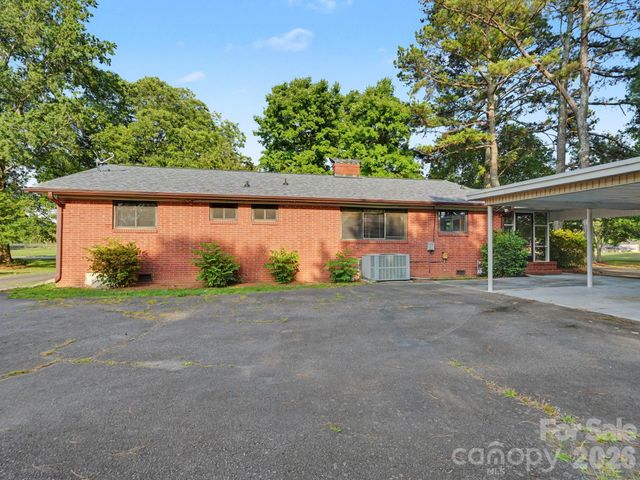 1006 S Main Street, Landis, NC 28088
