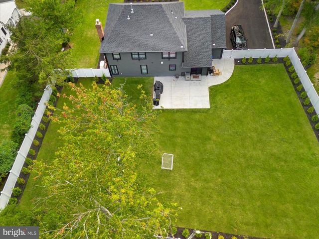 9 WOOD LAKE CT, North Brunswick, NJ 08902