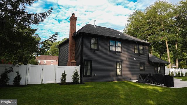 9 WOOD LAKE CT, North Brunswick, NJ 08902