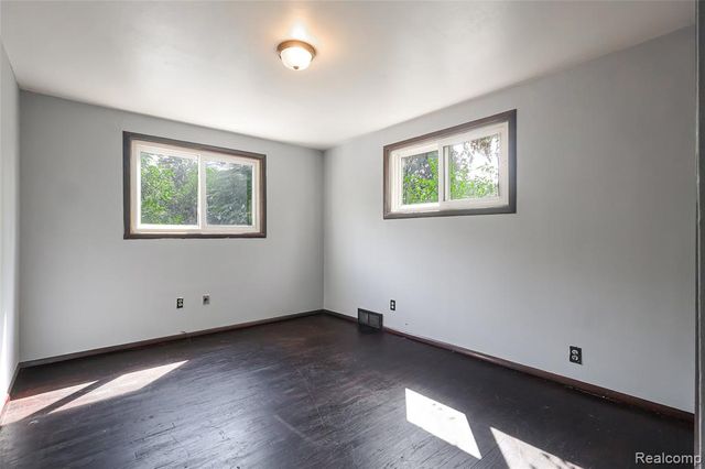 3988 Dill Drive, Waterford, MI 48329