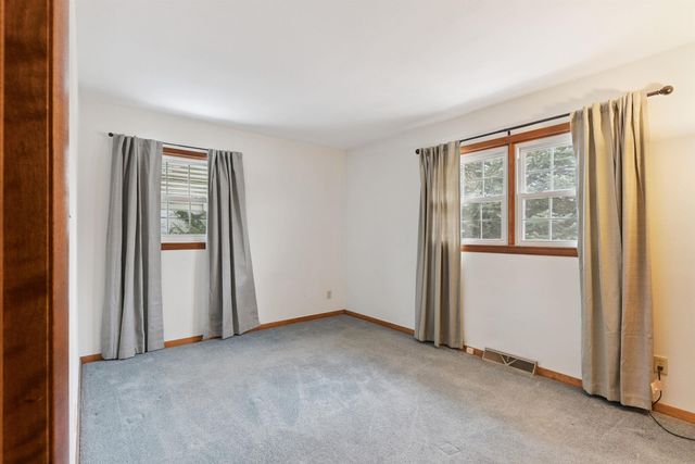 323 Barrick Road, Janesville, IA 50647