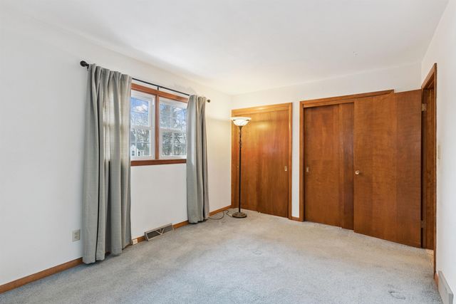 323 Barrick Road, Janesville, IA 50647