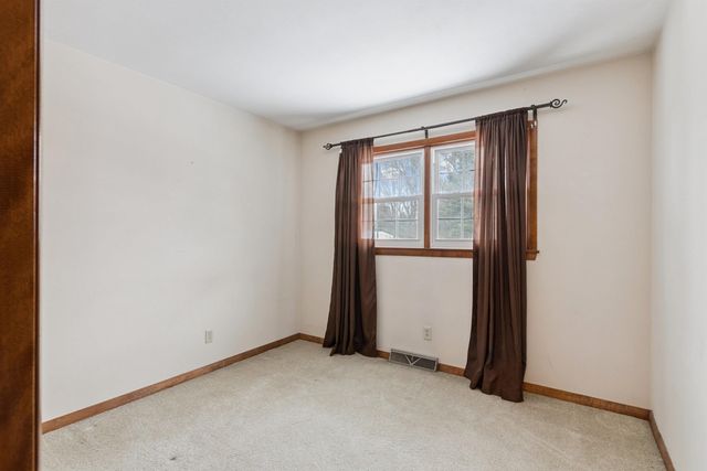 323 Barrick Road, Janesville, IA 50647