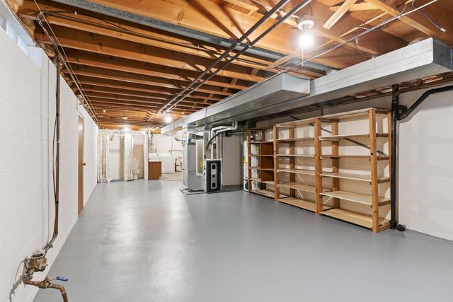 323 Barrick Road, Janesville, IA 50647