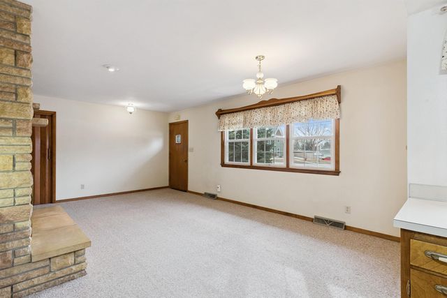 323 Barrick Road, Janesville, IA 50647