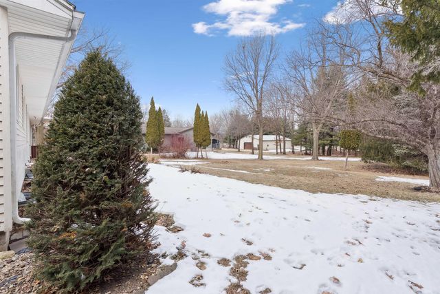 323 Barrick Road, Janesville, IA 50647