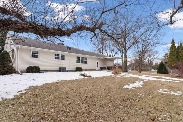 323 Barrick Road, Janesville, IA 50647