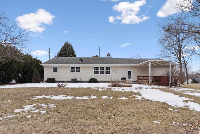 323 Barrick Road, Janesville, IA 50647