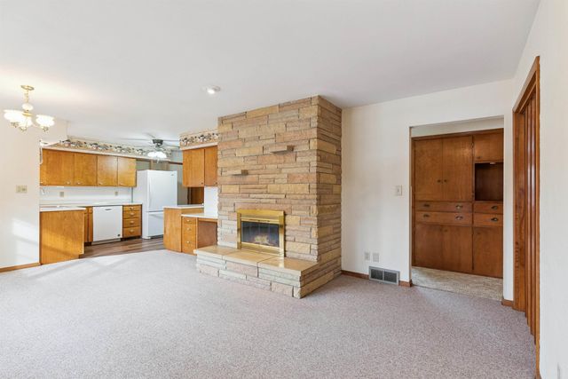 323 Barrick Road, Janesville, IA 50647