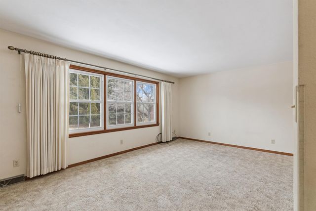 323 Barrick Road, Janesville, IA 50647