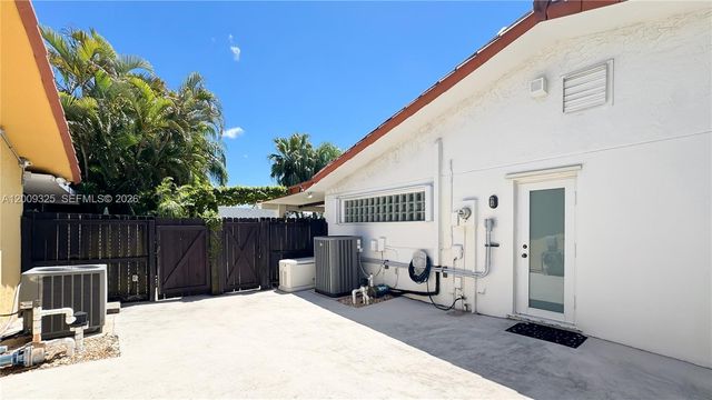 13300 SW 21st Street, Miami, FL 33175