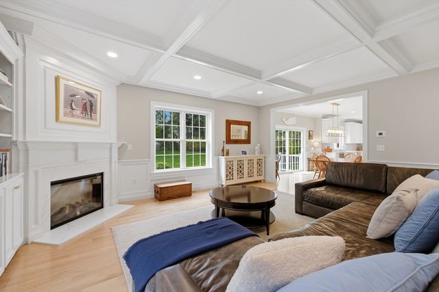 20 Larchmont Lane, Lexington, MA 02420