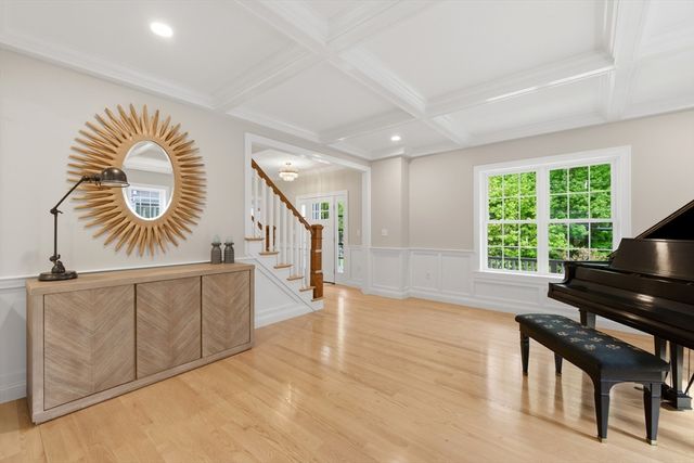 20 Larchmont Lane, Lexington, MA 02420