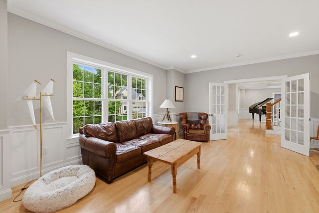 20 Larchmont Lane, Lexington, MA 02420