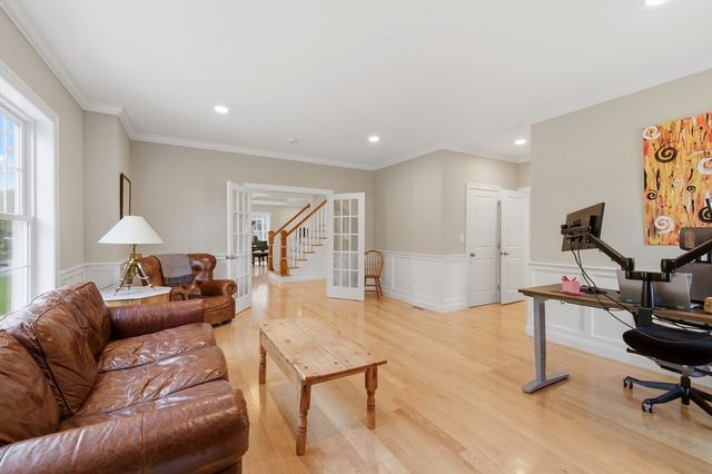 20 Larchmont Lane, Lexington, MA 02420