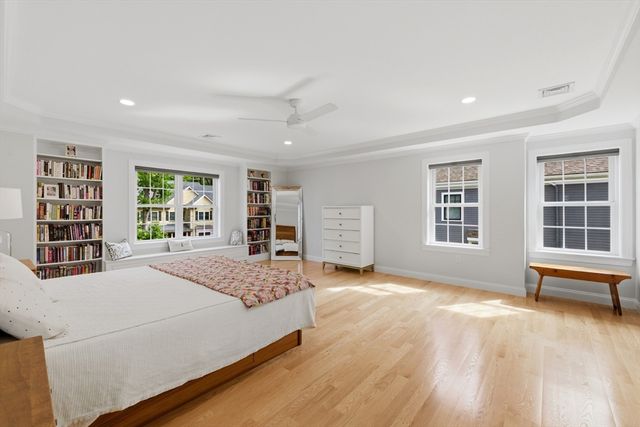 20 Larchmont Lane, Lexington, MA 02420