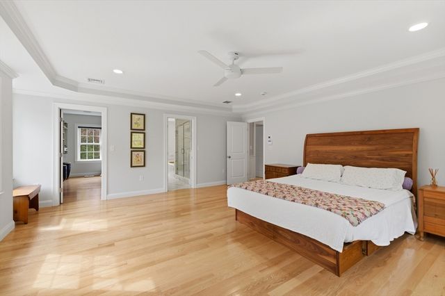 20 Larchmont Lane, Lexington, MA 02420