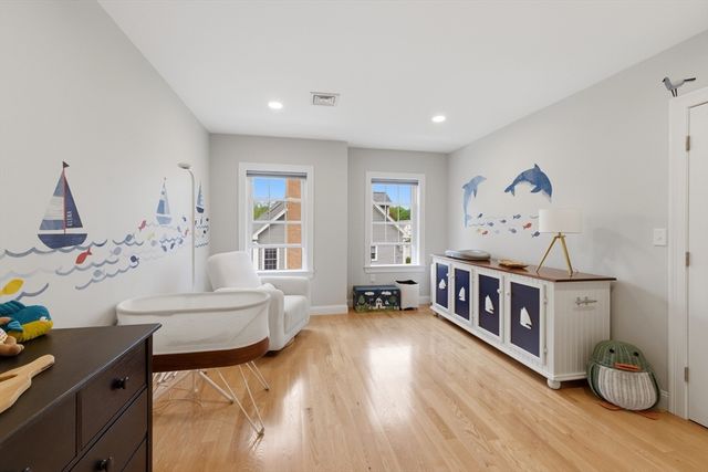 20 Larchmont Lane, Lexington, MA 02420