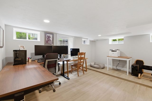 20 Larchmont Lane, Lexington, MA 02420