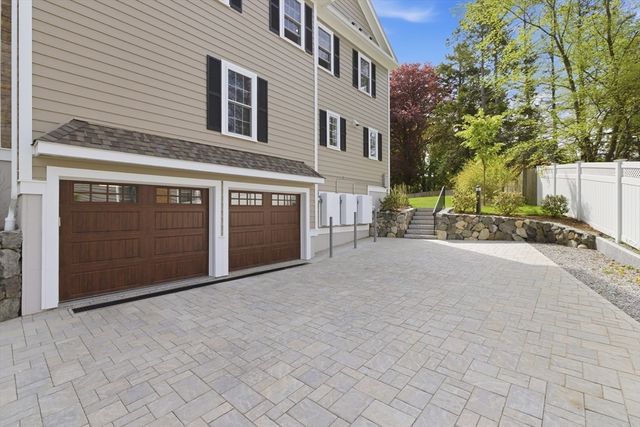 20 Larchmont Lane, Lexington, MA 02420