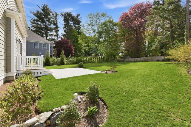 20 Larchmont Lane, Lexington, MA 02420