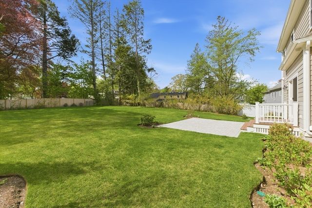 20 Larchmont Lane, Lexington, MA 02420