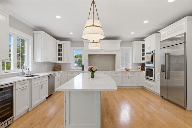 20 Larchmont Lane, Lexington, MA 02420