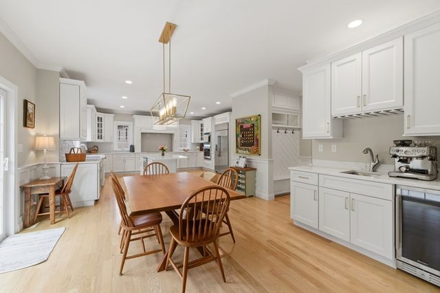 20 Larchmont Lane, Lexington, MA 02420