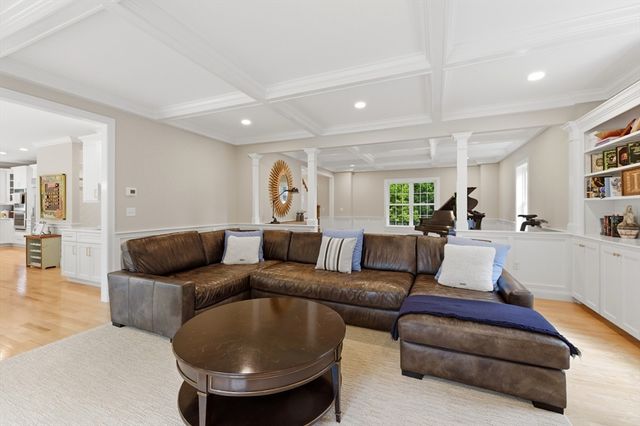 20 Larchmont Lane, Lexington, MA 02420