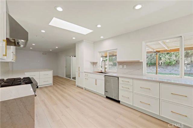 1543 Norwich Avenue, Thousand Oaks, CA 91360