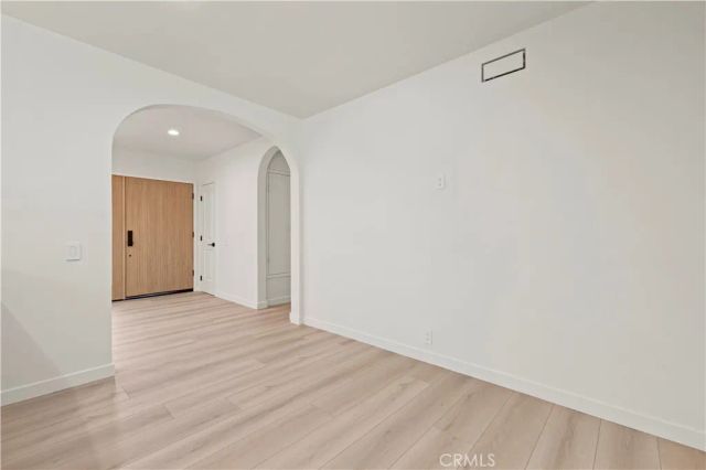 1543 Norwich Avenue, Thousand Oaks, CA 91360