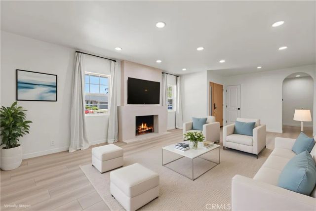 1543 Norwich Avenue, Thousand Oaks, CA 91360