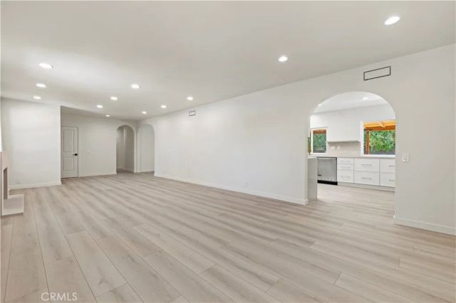 1543 Norwich Avenue, Thousand Oaks, CA 91360