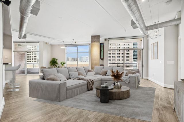 1901 Post Oak Boulevard 609, Houston, TX 77056