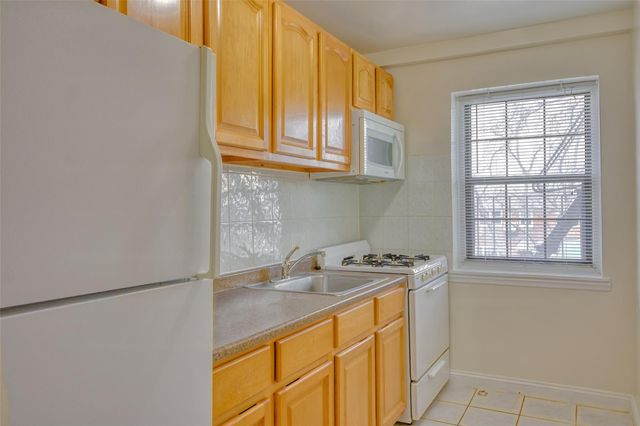 78-35 147th Street 2E, Kew Garden Hills, NY 11367