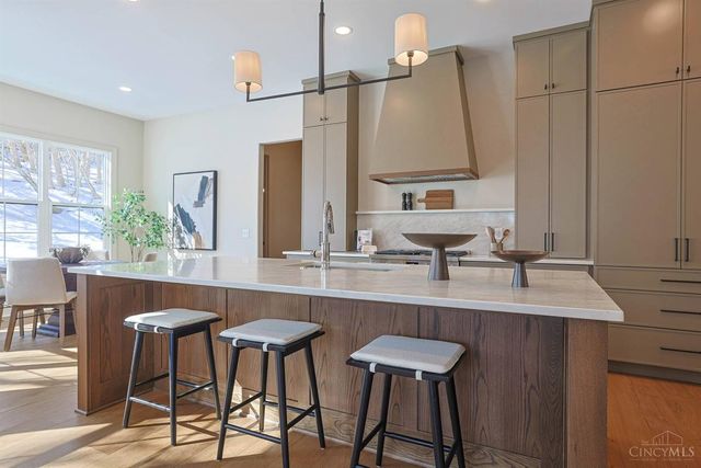 7401 Cornell Road, Montgomery, OH 45242